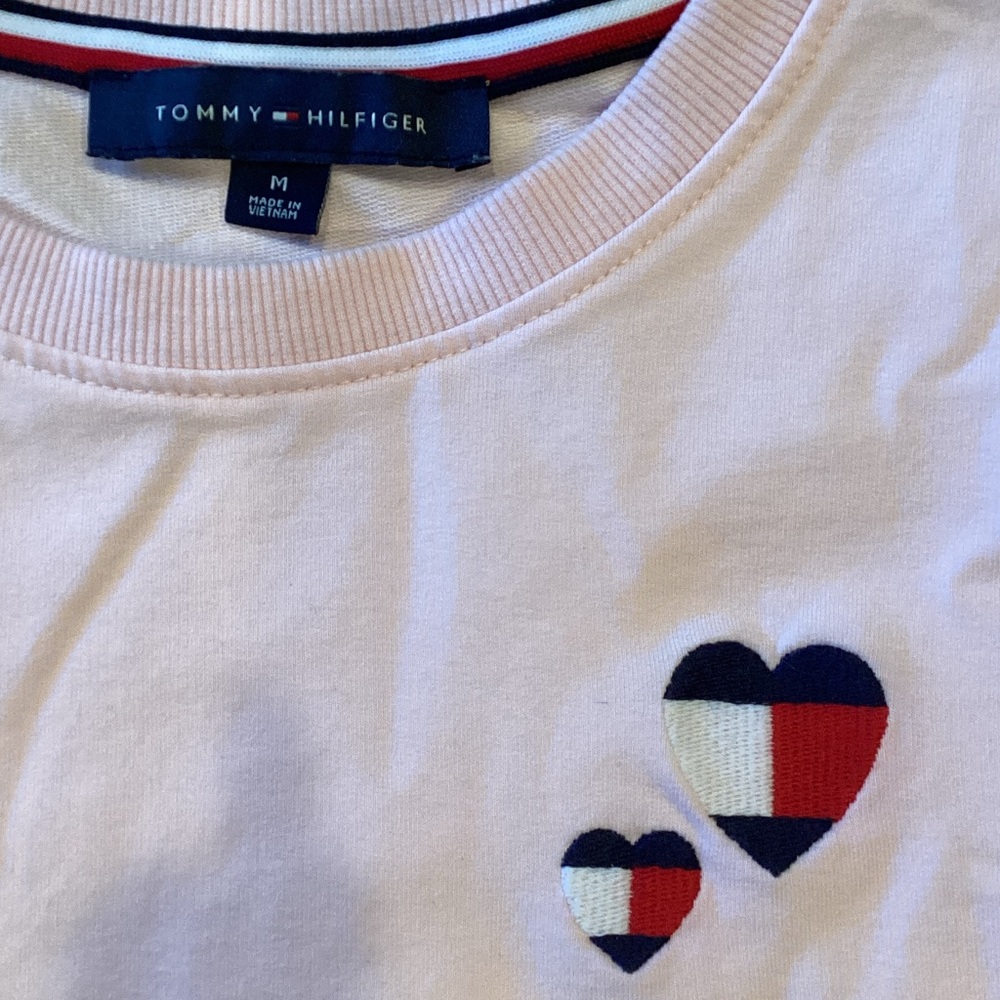 Tommy Hilfiger Blush Pink Pullover NWOT - Picture 2 of 3